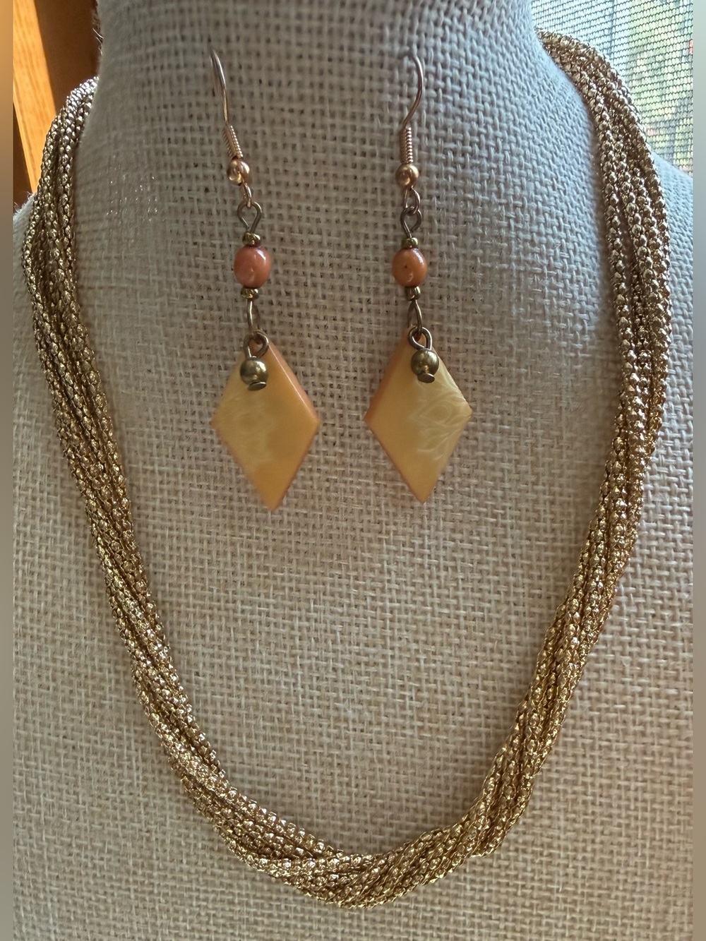 2 pc Gold-Tone Mesh 6 Strand Necklace Peach Shell Diamond Shape Drop Earring